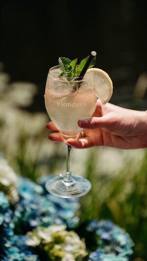 Limoncello Spritz op het zonnige terras in Utrecht